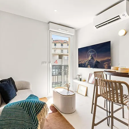 Carabacel - One Ac And Balcony Διαμέρισμα *