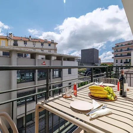 Carabacel - One Ac And Balcony Apartament Nicea