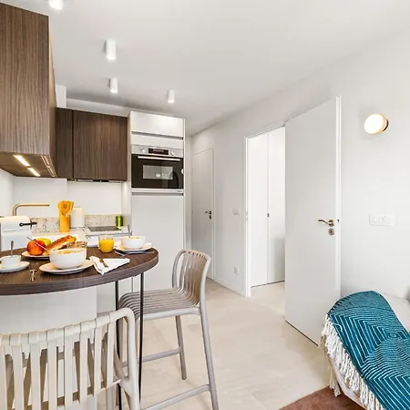 Carabacel - One Ac And Balcony * Νίκαια