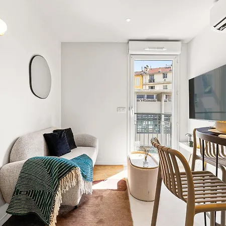 Carabacel - One Ac And Balcony