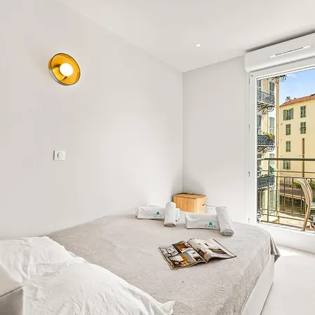 Carabacel - One Ac And Balcony * Νίκαια